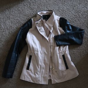 H&M TRENCH COAT WITH FAUX LEATHER SLEEVES - SMALL